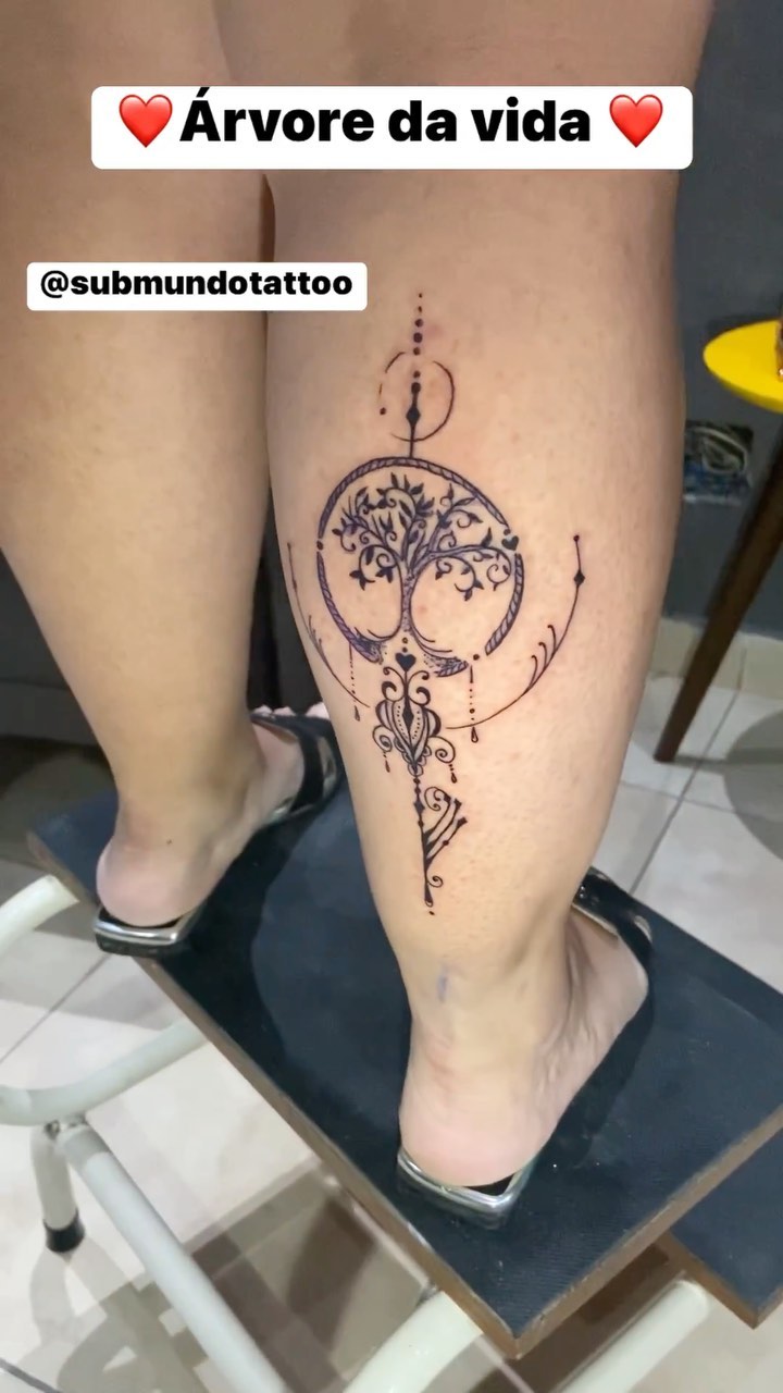 Tatuagem mandala na mão com rosas e arabescos. Tattoo super delicada  #submundota… – Submundo