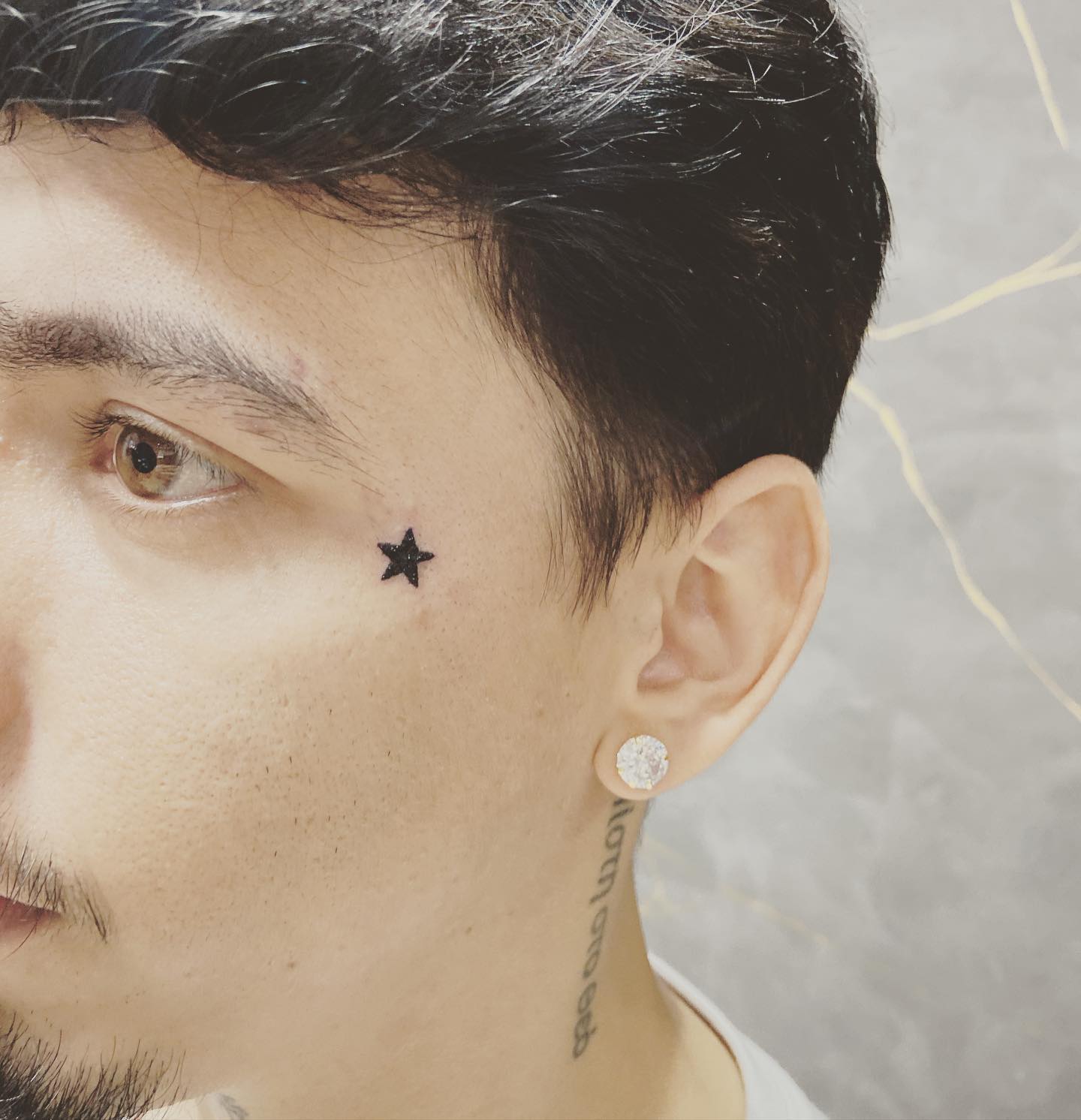 Skin tattoo e Piercing - Você sabia que o piercing na sobrancelha