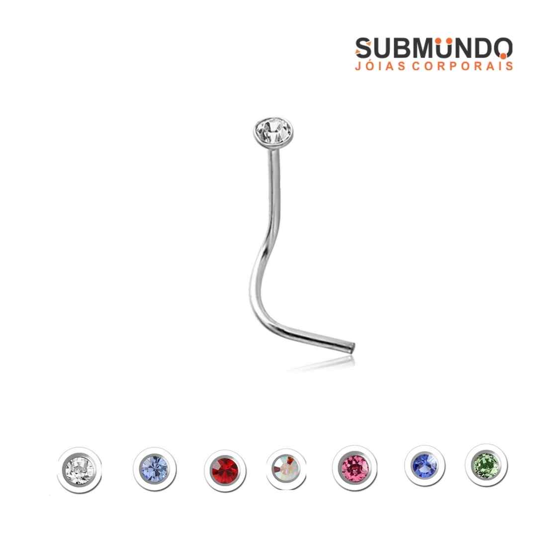 Piercing labret vertical com - Submundo Tattoo e Piercing