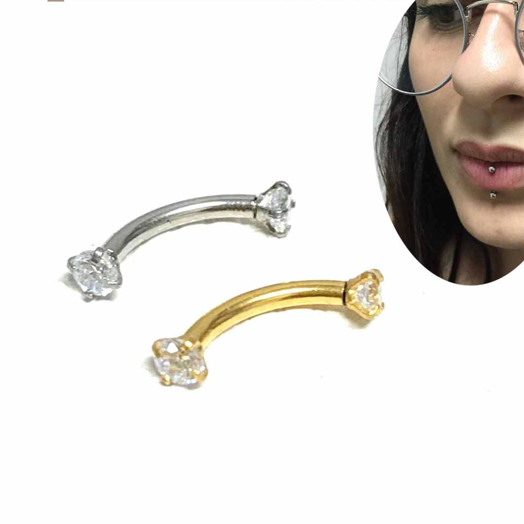 Piercing labret vertical com - Submundo Tattoo e Piercing